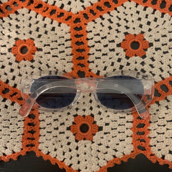 Cool blue clear y2k vintage sun glasses - Picture 3 of 3